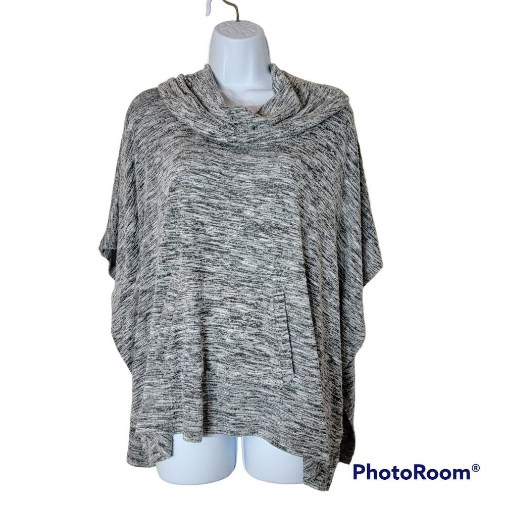 New York & Company Women's S/M  Black & Grey Heathered Stripe Knit Poncho EUC